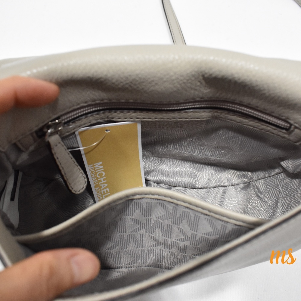 NWT Michael Kors Medium LEATHER Flap corssbody - Picture 6 of 6